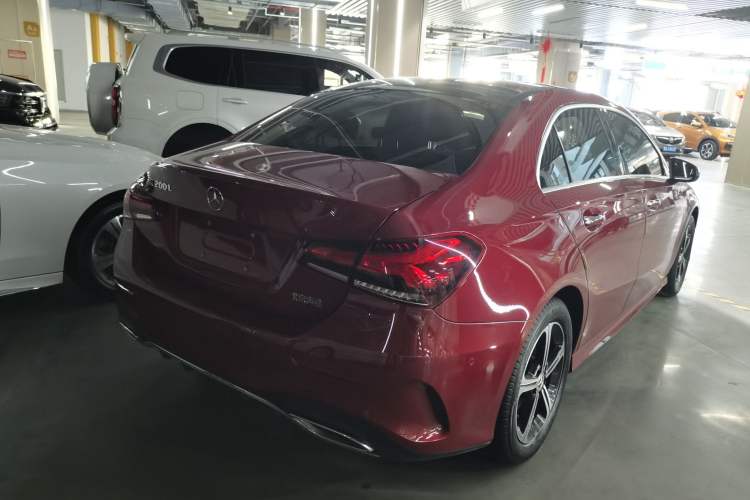 Used Mercedes-Benz A-Class 2022 Revised Version A 200 L Sport Sedan Fashionable Style Rear Right 45 Deg