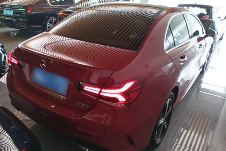 Used Mercedes-Benz A-Class 2022 Revised Version A 200 L Sport Sedan Fashionable Style Rear Right 45 Deg