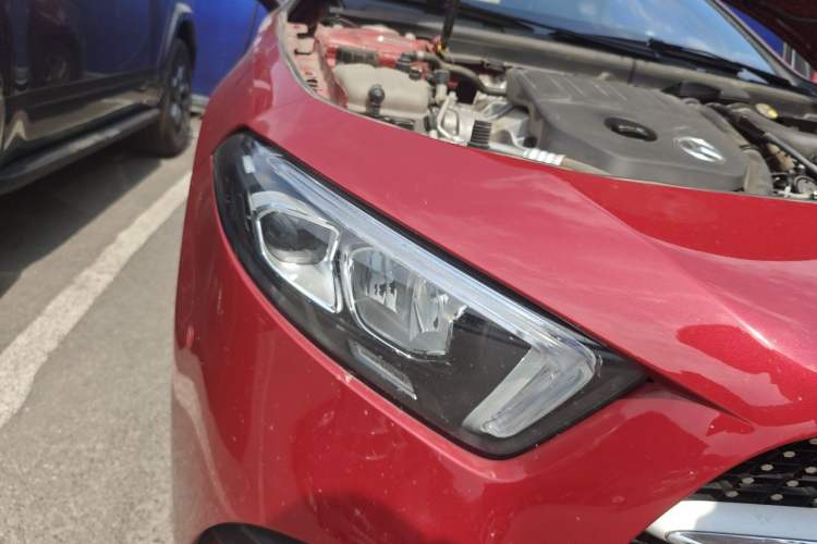 Used Mercedes-Benz A-Class 2022 Restyled A 200 L Sport Sedan Fashion Version Right Front Headlight