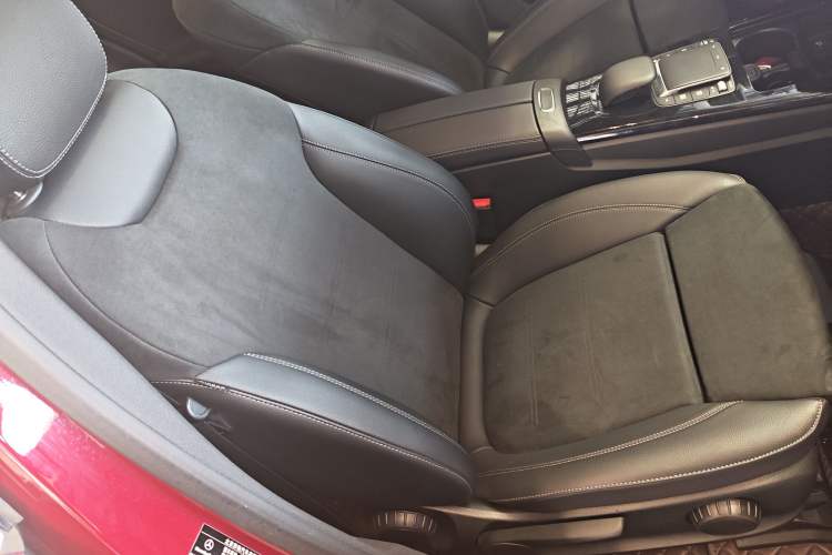 Used Mercedes-Benz A-Class 2022 Second Facelift A 200 L Sport Sedan Fashion Version Right Front Seat