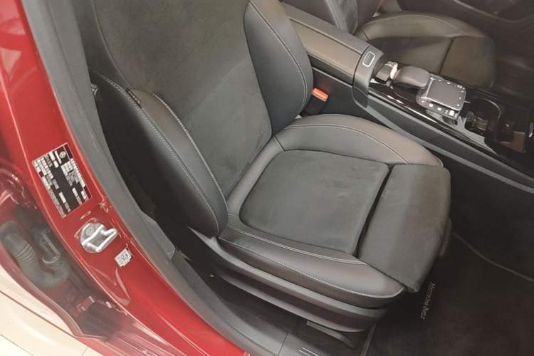 Used Mercedes-Benz A-Class 2022 Revised Version A 200 L Sport Sedan Fashionable Style Right Front Seat