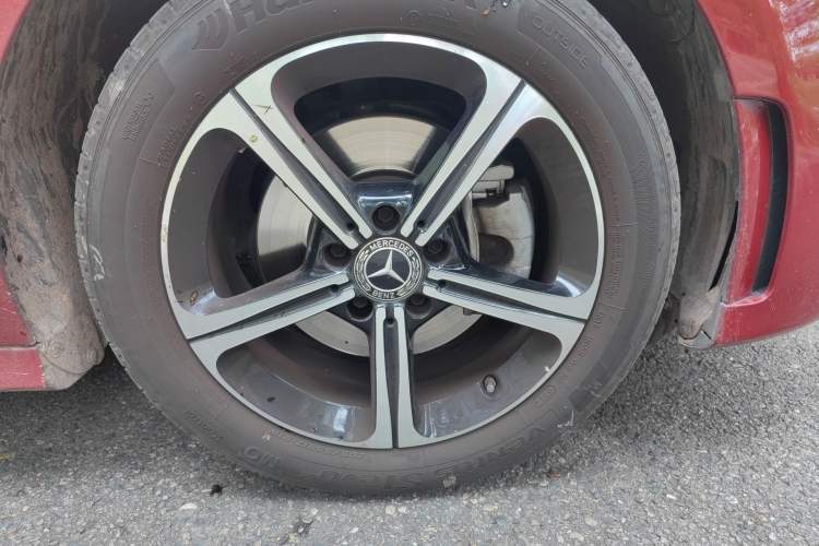 Used Mercedes-Benz A-Class 2022 A 200 L Sport Sedan Fashion Model Right Front Wheel Hub