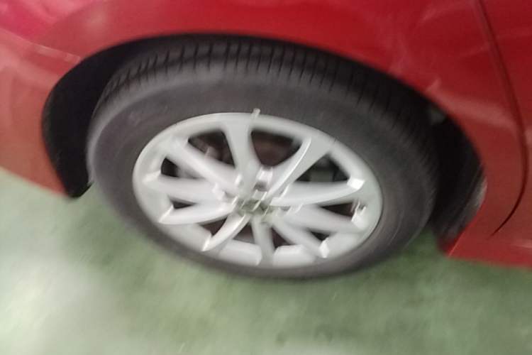 Used Mercedes-Benz A-Class 2022 Restyled A 200 L Sport Sedan Fashion Version Right Front Wheel Hub