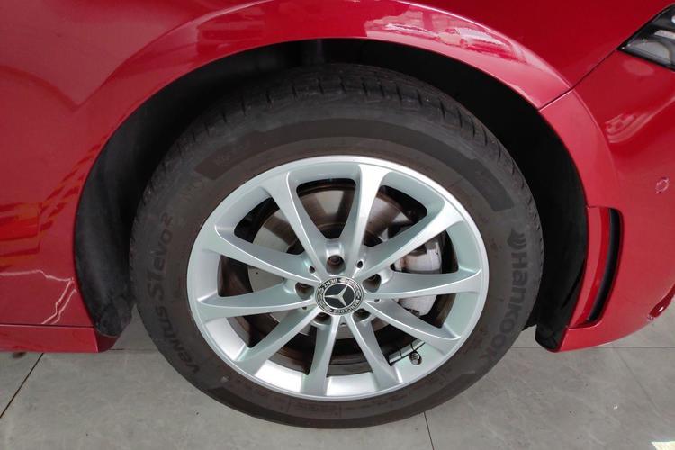 Used Mercedes-Benz A-Class 2022 Restyled A 200 L Sport Sedan Fashion Version Right Front Wheel Hub