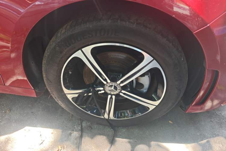 Used Mercedes-Benz A-Class 2022 Second Facelift A 200 L Sport Sedan Fashion Version Right Front Wheel Hub