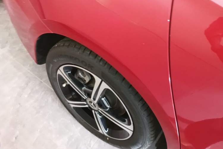 Used Mercedes-Benz A-Class 2022 Revised Version A 200 L Sport Sedan Fashionable Style Right Rear Wheel Hub