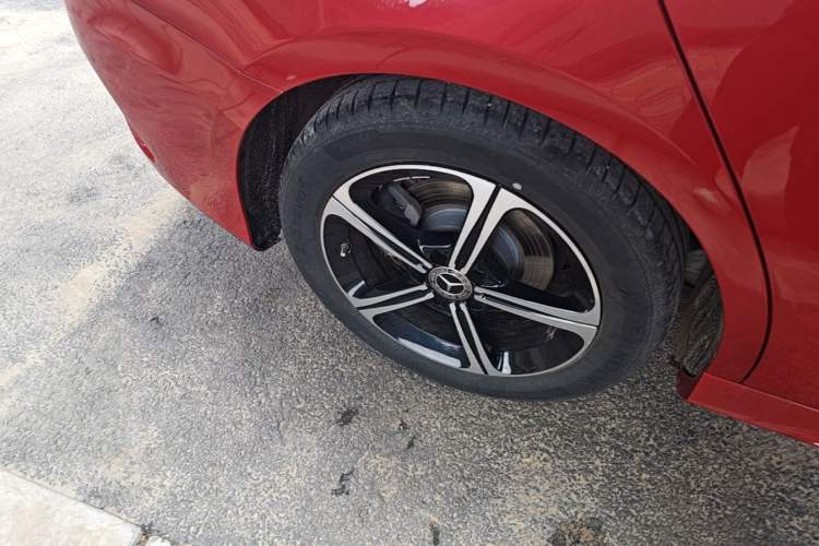 Used Mercedes-Benz A-Class 2022 Revised Version A 200 L Sport Sedan Fashionable Style Right Rear Wheel Hub