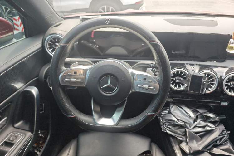 Used Mercedes-Benz A-Class 2022 Restyled A 200 L Sport Sedan Fashion Version Steering Wheel