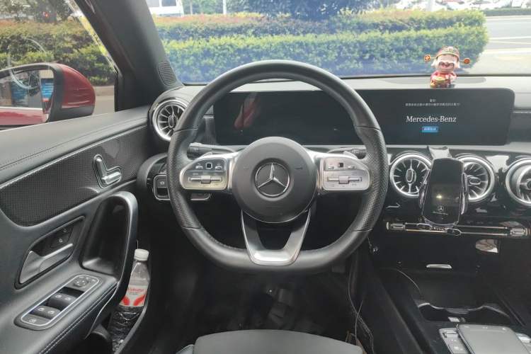 Used Mercedes-Benz A-Class 2022 Revised Version A 200 L Sport Sedan Fashionable Style Steering Wheel