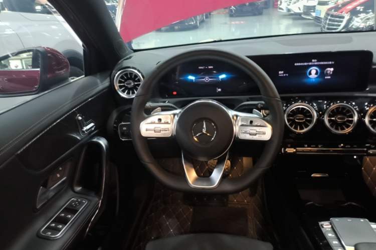 Used Mercedes-Benz A-Class 2022 Revised Version A 200 L Sport Sedan Fashionable Style Steering Wheel