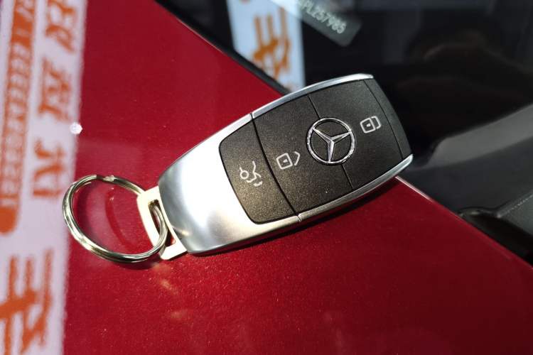 Used Mercedes-Benz A-Class 2022 Revised Version A 200 L Sport Sedan Fashionable Style Vehicle Key