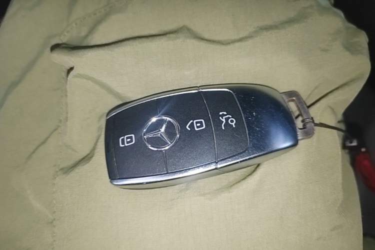 Used Mercedes-Benz A-Class 2022 Second Facelift A 200 L Sport Sedan Fashion Version Vehicle Key