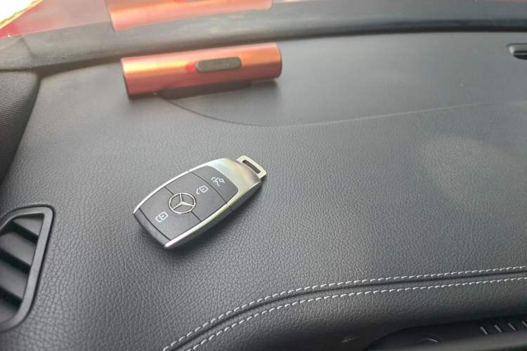 Used Mercedes-Benz A-Class 2022 Second Facelift A 200 L Sport Sedan Fashion Version Vehicle Key