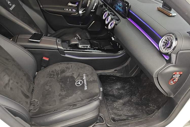 Used Mercedes-Benz A-Class 2022 Restyled A 200 L Sport Sedan Fashion Version Right Front Seat