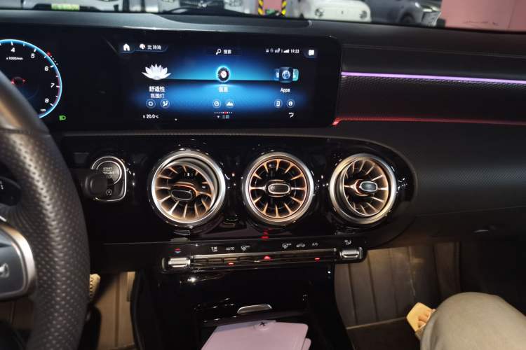 Used Mercedes-Benz A-Class 2022 Revised Version A 200 L Sport Sedan Fashionable Style Audio And AC Panel