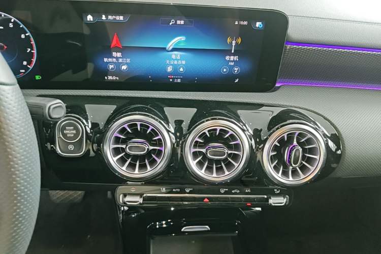 Used Mercedes-Benz A-Class 2022 Revised Version A 200 L Sport Sedan Fashionable Style Audio And AC Panel
