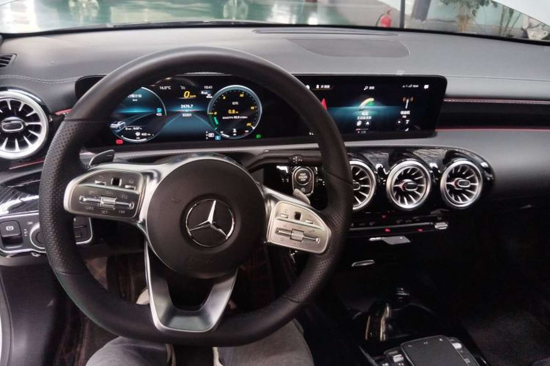 Used Mercedes-Benz A-Class 2022 Revised Version A 200 L Sport Sedan Fashionable Style Center Console
