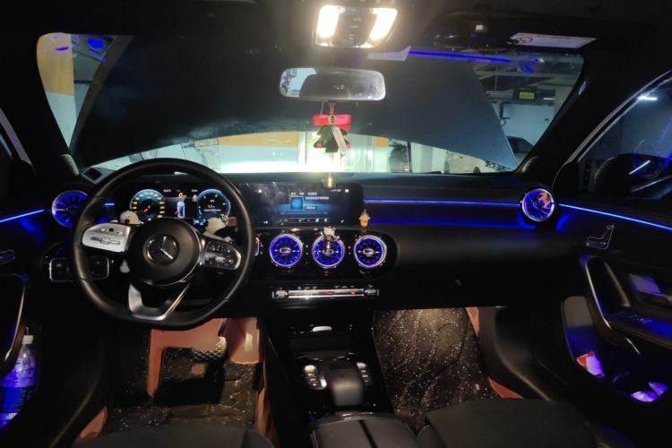 Used Mercedes-Benz A-Class 2022 Revised Version A 200 L Sport Sedan Fashionable Style Center Console