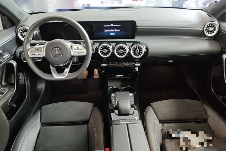 Used Mercedes-Benz A-Class 2022 Revised Version A 200 L Sport Sedan Fashionable Style Center Console