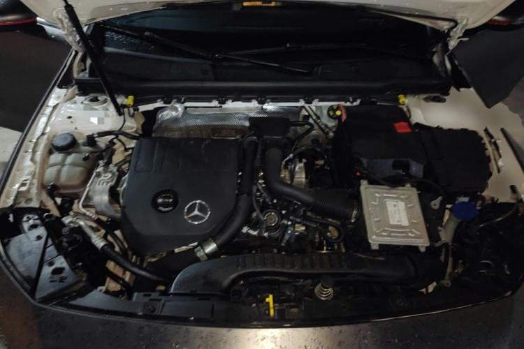 Used Mercedes-Benz A-Class 2022 Revised Version A 200 L Sport Sedan Fashionable Style Engine Bay
