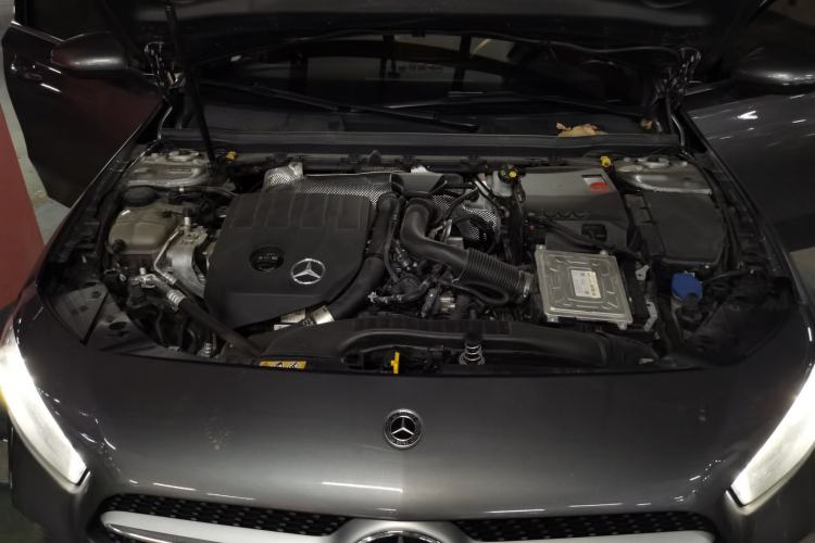 Used Mercedes-Benz A-Class 2022 Revised Version A 200 L Sport Sedan Fashionable Style Engine Bay