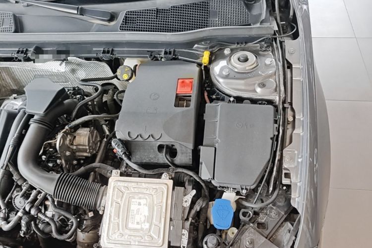 Used Mercedes-Benz A-Class 2022 Revised Version A 200 L Sport Sedan Fashionable Style Engine Bay Left