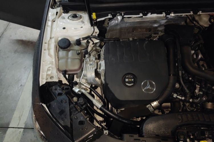 Used Mercedes-Benz A-Class 2022 Revised Version A 200 L Sport Sedan Fashionable Style Engine Bay Right