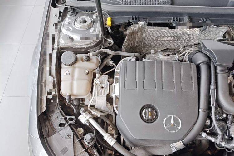 Used Mercedes-Benz A-Class 2022 Revised Version A 200 L Sport Sedan Fashionable Style Engine Bay Right