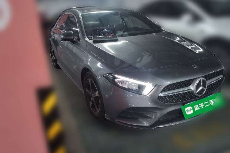 Used Mercedes-Benz A-Class 2022 Revised Version A 200 L Sport Sedan Fashionable Style Front Right 45 Deg