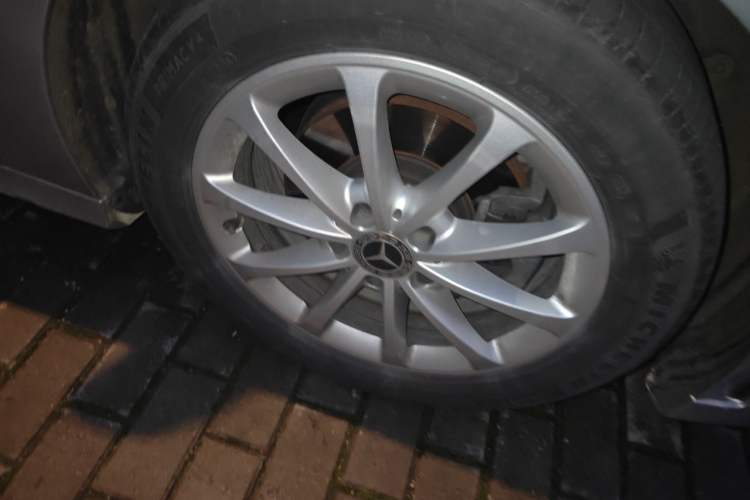 Used Mercedes-Benz A-Class 2022 A 200 L Sport Sedan Fashion Model Right Front Wheel Hub
