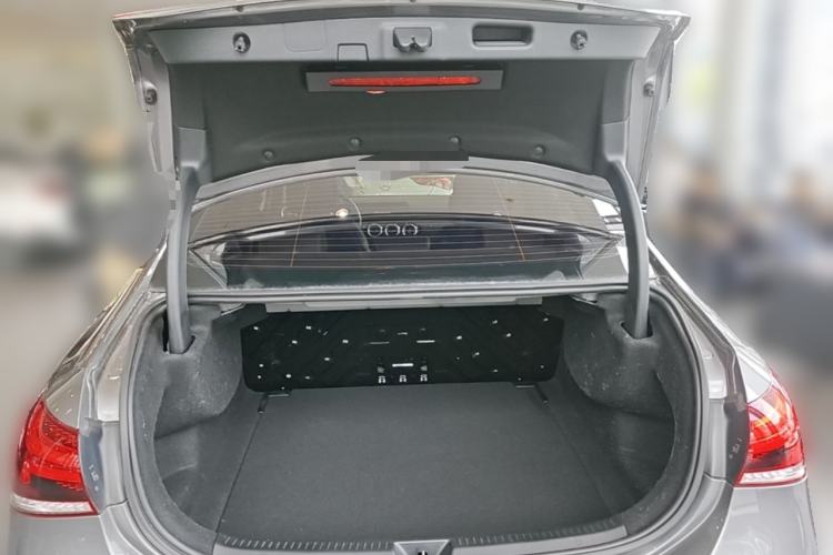 Used Mercedes-Benz A-Class 2022 Revised Version A 200 L Sport Sedan Fashionable Style Trunk