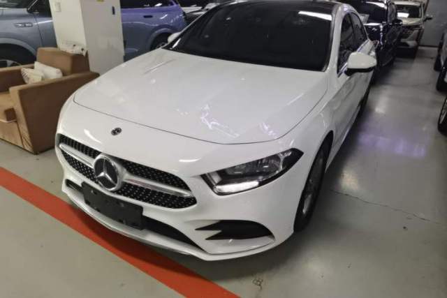 Ojetý Mercedes-Benz A-Class 2022 Restyled A 180 L Sport Sedan