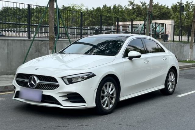 Mercedes-Benz A-Class 2022 Restyled A 200 L Sport Sedan Fashion Version usado