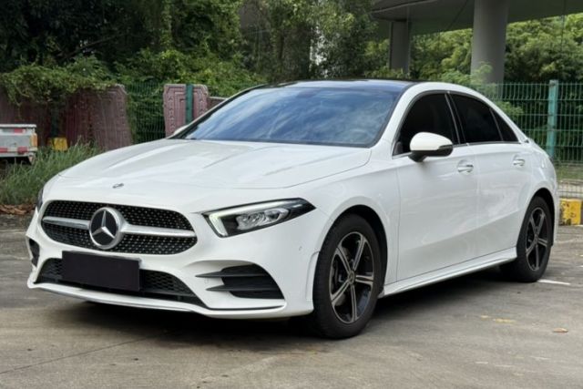 Ojetý Mercedes-Benz A-Class 2022 Revised Version A 200 L Sport Sedan Fashionable Style