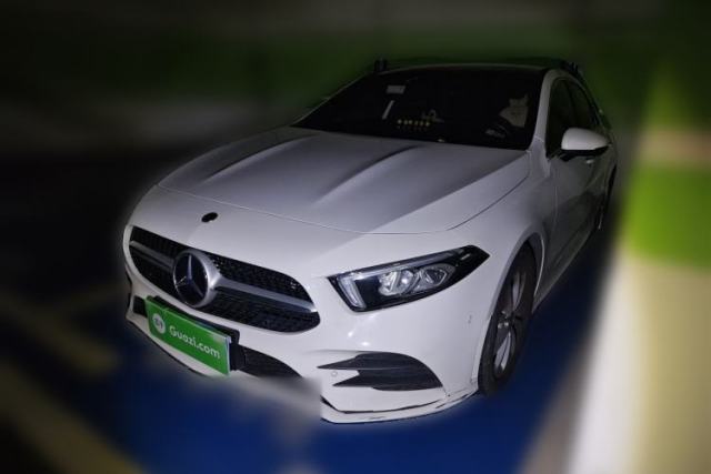 Ojetý Mercedes-Benz A-Class 2022 Restyled A 200 L Sport Sedan Fashion Version