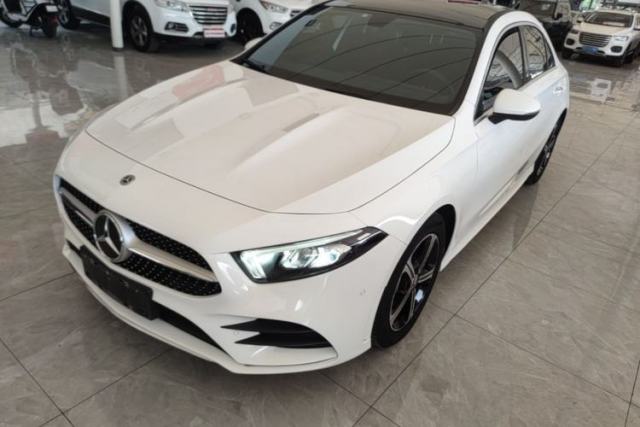 Ojetý Mercedes-Benz A-Class 2022 Revised Version A 200 L Sport Sedan Fashionable Style