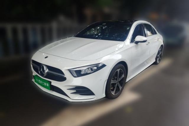 Ojetý Mercedes-Benz A-Class 2022 Second Facelift A 200 L Sport Sedan Fashion Version