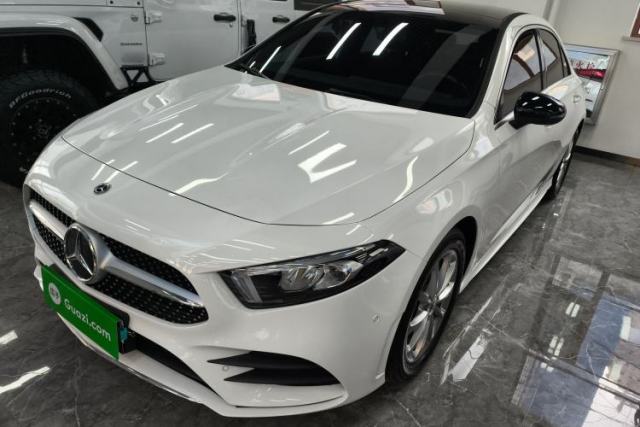 Ojetý Mercedes-Benz A-Class 2022 A 200 L Sport Sedan Fashion Model