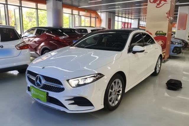 Mercedes-Benz A-Class 2022 A 200 L Sport Sedan Dynamic Model usado