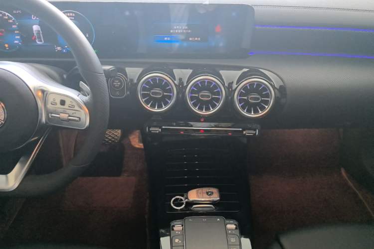 Used Mercedes-Benz A-Class 2022 Restyled A 200 L Sport Sedan Fashion Version Audio And AC Panel