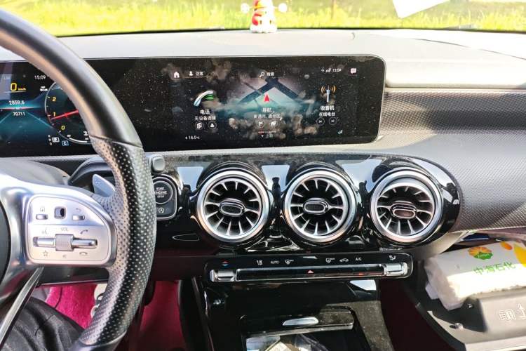 Used Mercedes-Benz A-Class 2022 Revised Version A 200 L Sport Sedan Fashionable Style Audio And AC Panel