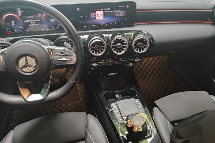 Used Mercedes-Benz A-Class 2022 Revised Version A 200 L Sport Sedan Fashionable Style Audio And AC Panel