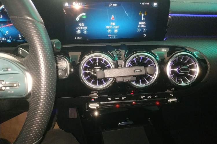 Used Mercedes-Benz A-Class 2022 Revised Version A 200 L Sport Sedan Fashionable Style Audio And AC Panel