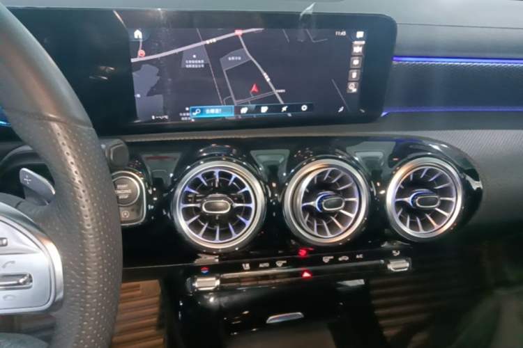 Used Mercedes-Benz A-Class 2022 Second Facelift A 200 L Sport Sedan Fashion Version Audio And AC Panel