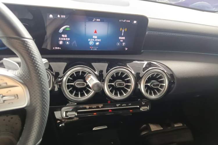 Used Mercedes-Benz A-Class 2022 Revised Version A 200 L Sport Sedan Fashionable Style Audio And AC Panel