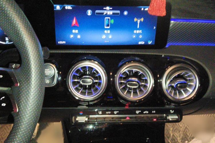 Used Mercedes-Benz A-Class 2022 Revised Version A 200 L Sport Sedan Fashionable Style Audio And AC Panel