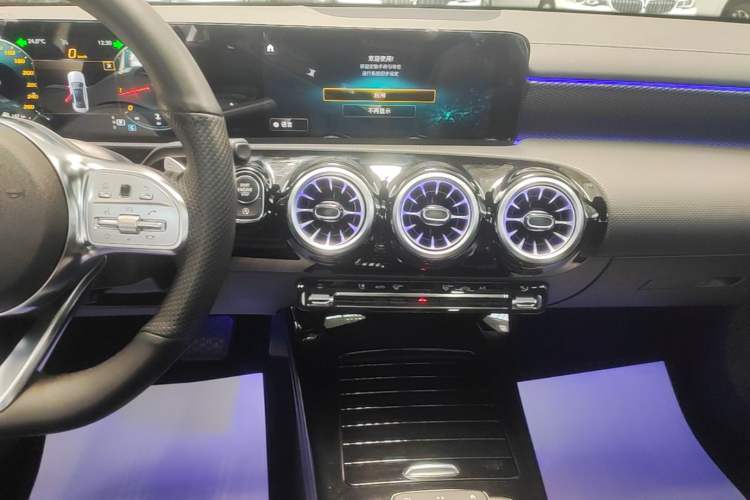 Used Mercedes-Benz A-Class 2022 Restyled A 200 L Sport Sedan Fashion Version Audio And AC Panel
