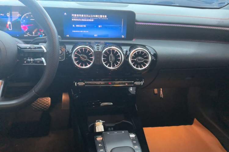 Used Mercedes-Benz A-Class 2022 Revised Version A 200 L Sport Sedan Fashionable Style Audio And AC Panel