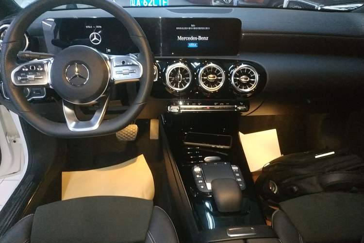 Used Mercedes-Benz A-Class 2022 Revised Version A 200 L Sport Sedan Fashionable Style Audio And AC Panel