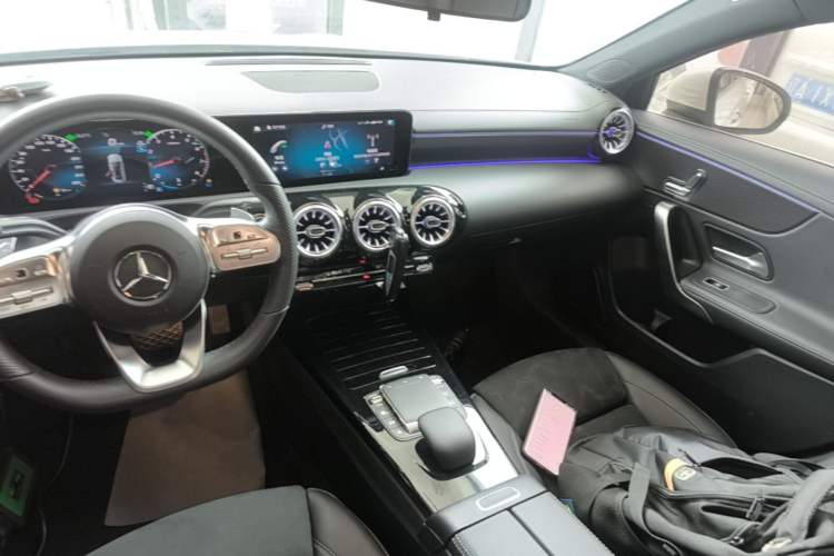 Used Mercedes-Benz A-Class 2022 Revised Version A 200 L Sport Sedan Fashionable Style Audio And AC Panel